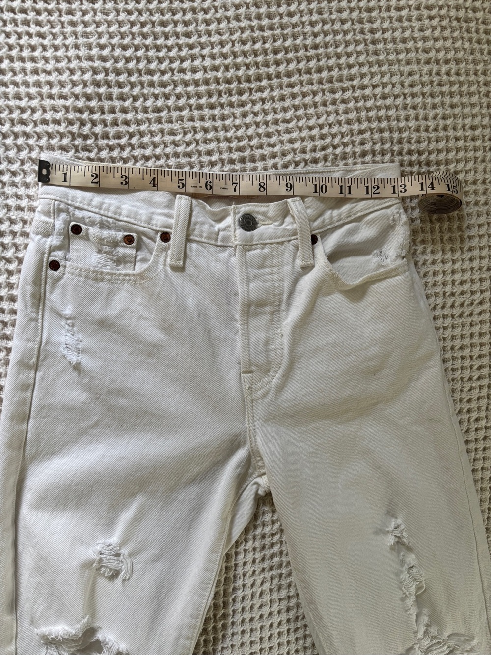 Levi's Wedgie Straight White Jeans - Picture 7 of 10